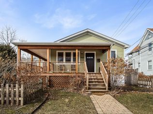 1460 Dewey Ave, Evanston, IL 60201