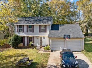 7321 Glenmont Dr, Charlotte, NC 28227