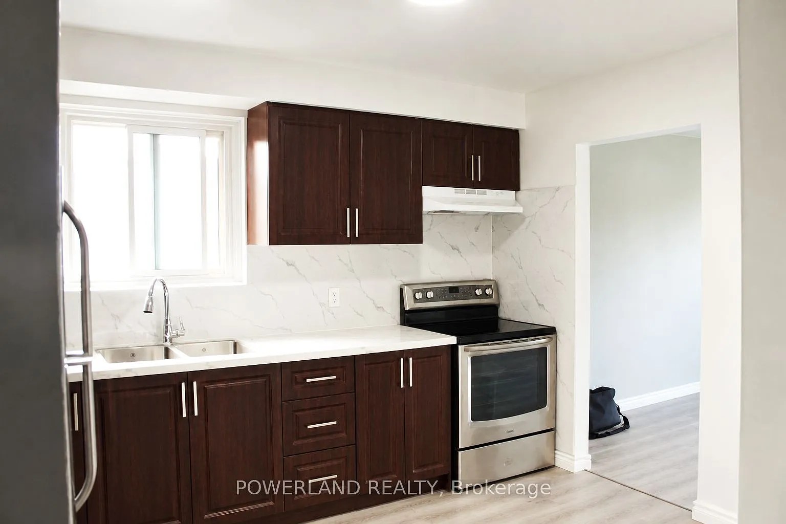 3 bed, $2,000 — Photo 2