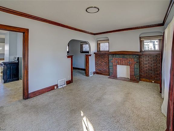 4th image of 13809 Thornhurst Ave