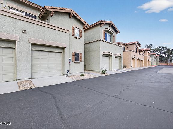 2nd image of 805 S SYCAMORE Avenue #216