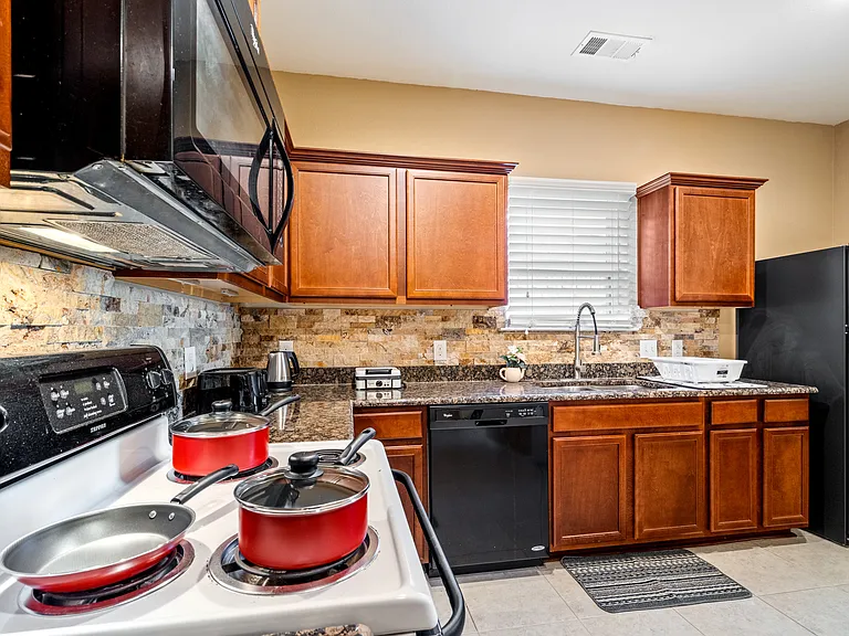 4212 Pont Du Gard Way — Photo 53