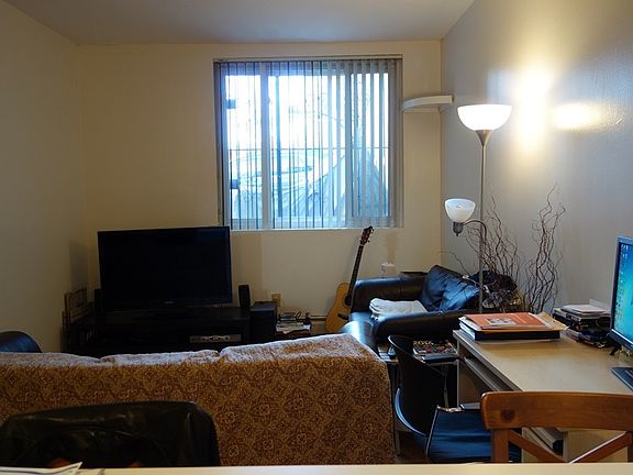 4th image of 42 Newkirk St