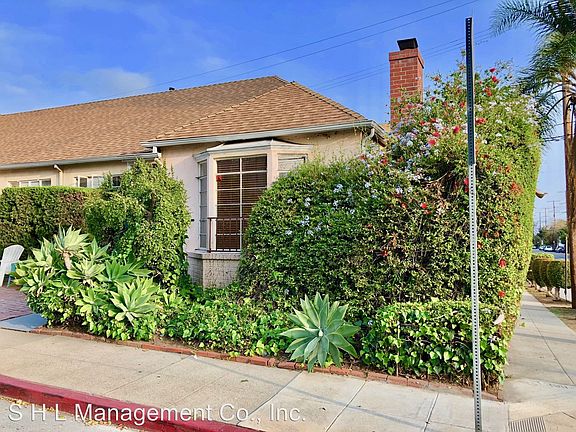 3rd image of 4354 Ambrose Ave