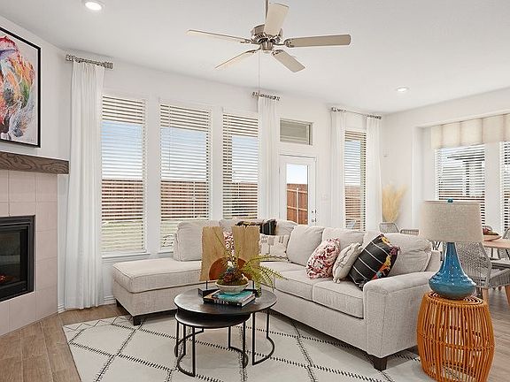 3rd image of 1216 Armitage Way