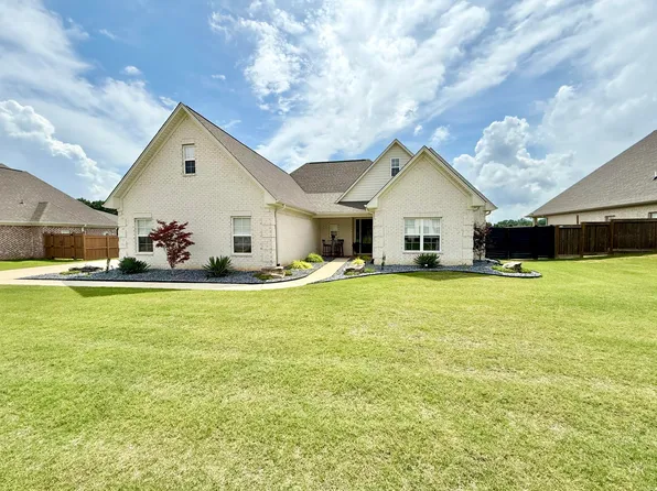 161 Belle Meade Dr, Saltillo, MS 38866