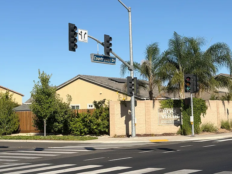 Bungalow Ln — Photo 13