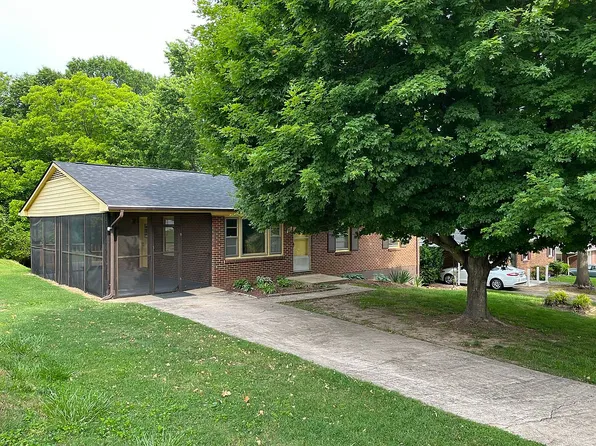 135 Martindale Dr, Danville, VA 24541