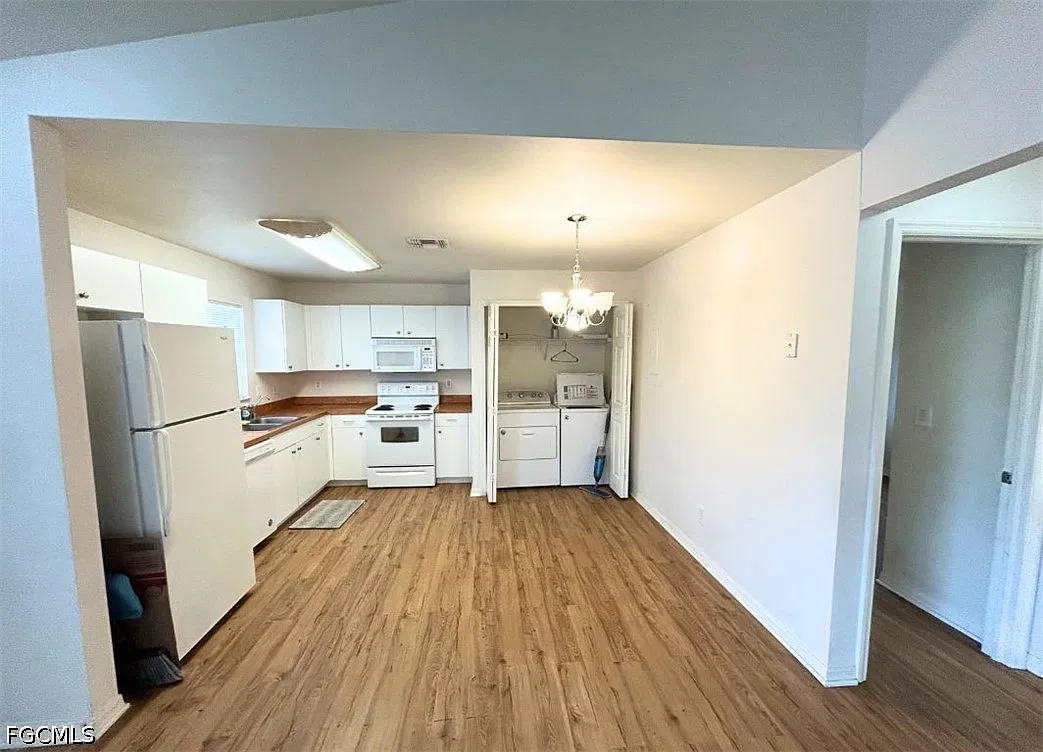 3 bed, 2.0 bath, 1100 sqft, $1,400 — Photo 3