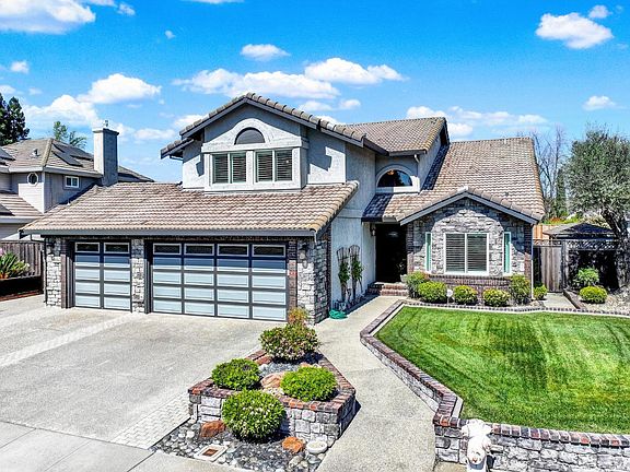 2nd image of 590 Laramie Way