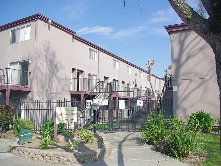 Park Haven Apartments — Photo 12