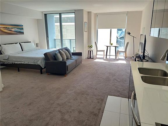 2nd image of 31 SE 6th St APT 1405