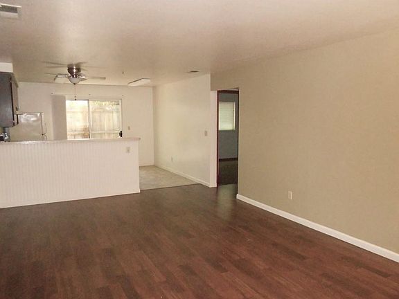 4th image of 441 W 2nd Ave
