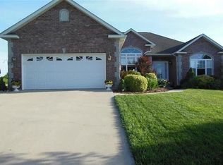 303 Robyn Leann Dr, Rolla, MO 65401