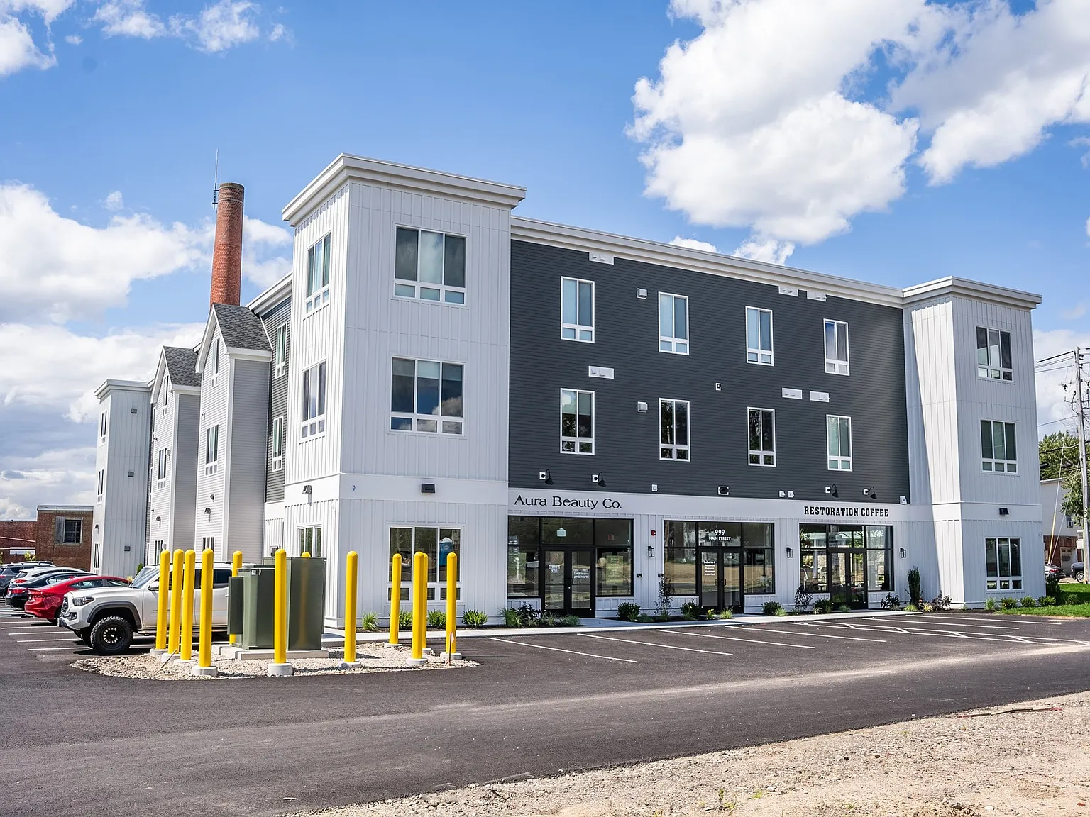1 bed, 1.0 bath, 990 sqft, $2,100 — Photo 1