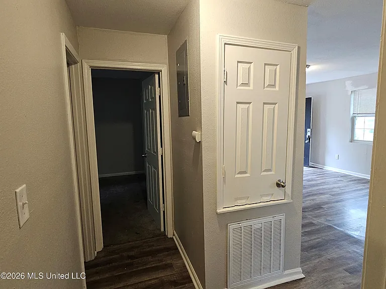 227 Lawrence Rd — Photo 10