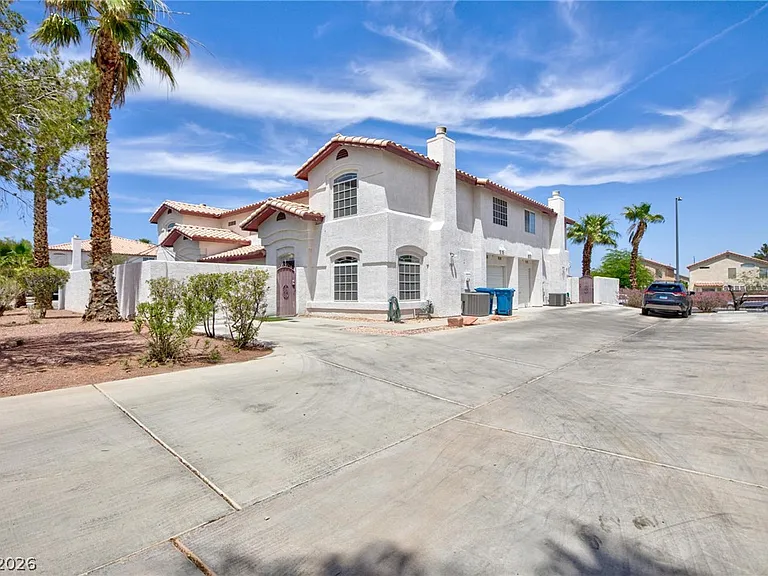 3910 Starfield Ln — Photo 2