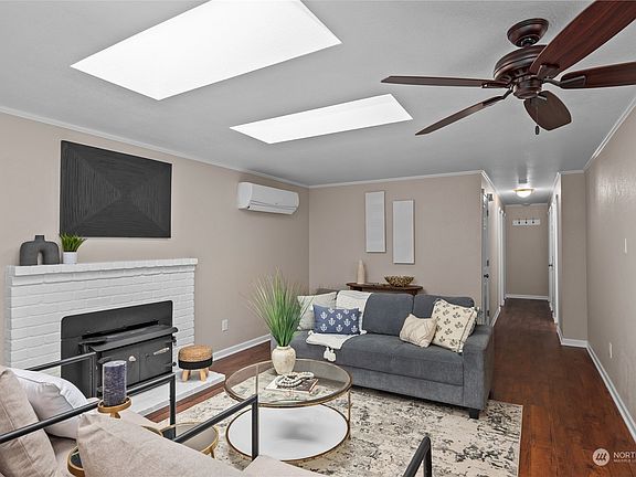 4th image of 6808 60th Drive NE
