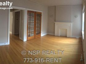 1321.5 W Estes Ave