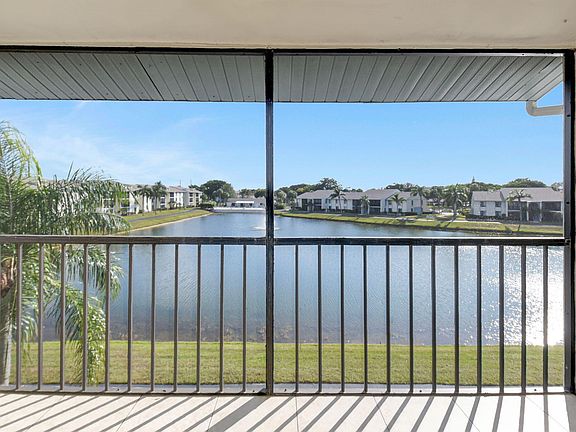 5th image of 1108 Green Pine Boulevard #G3