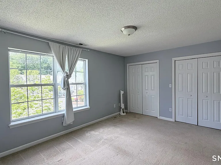 3409 Whitney Ave #6 — Photo 16