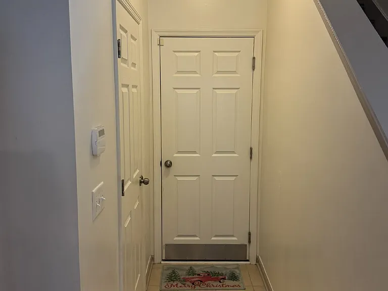 670 Grover Ln — Photo 17