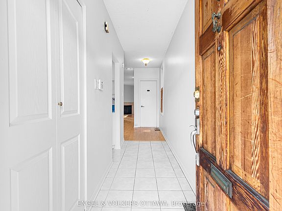 4th image of 293 Somerset St E