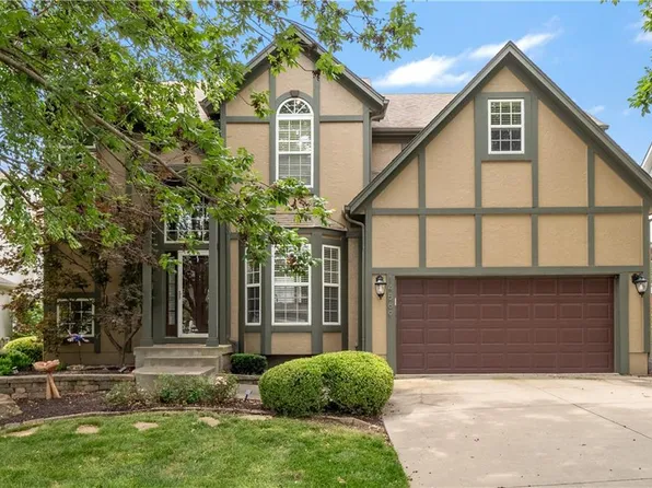 14569 W 151st Ter, Olathe, KS 66062