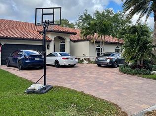 10155 NW 48th Dr, Coral Springs, FL 33076