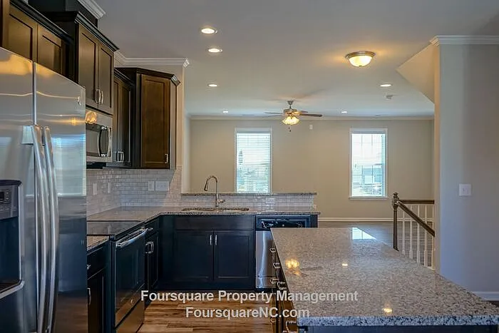6405 Giddings St — Photo 21