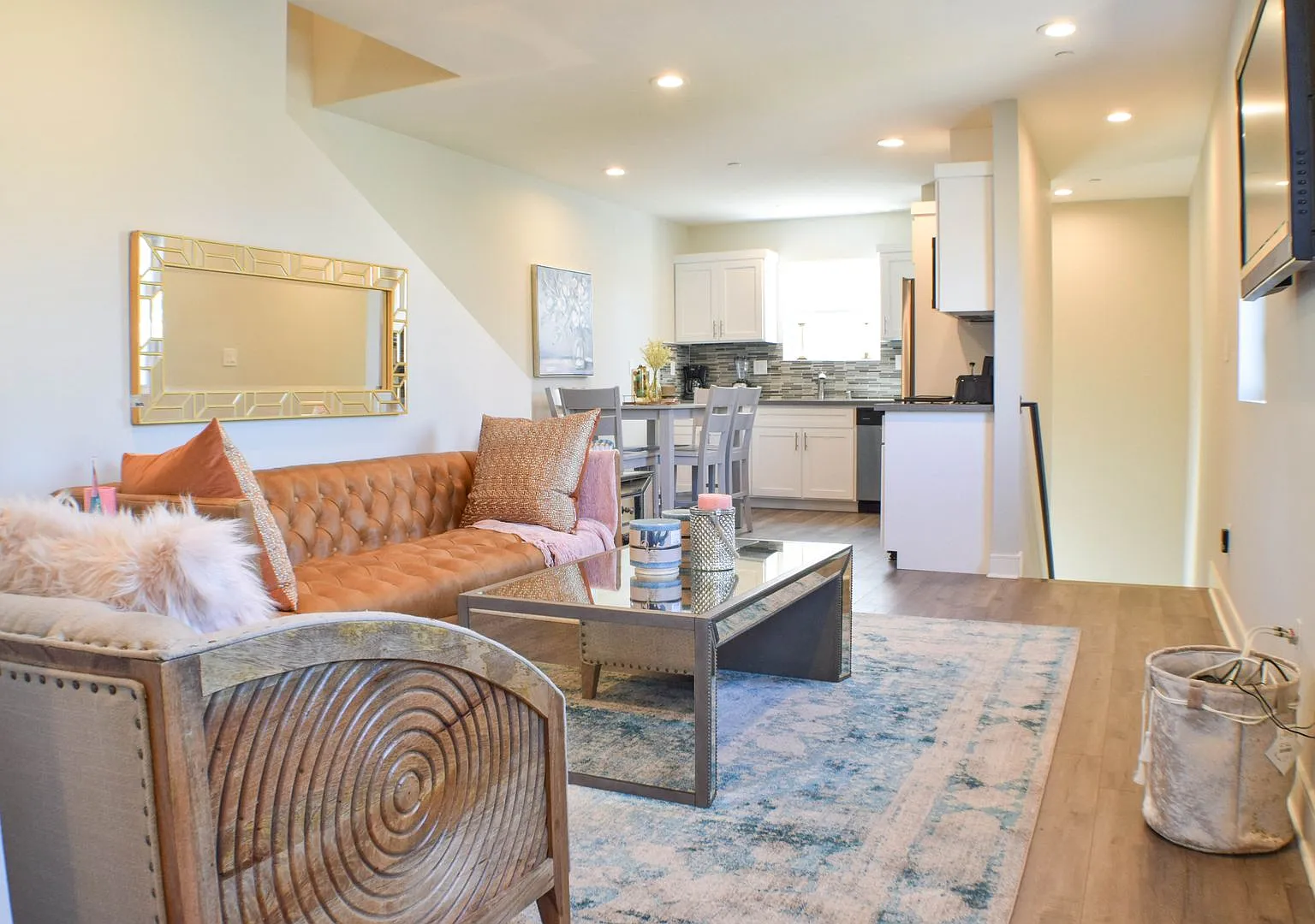 620 N Serrano Ave — Photo 3