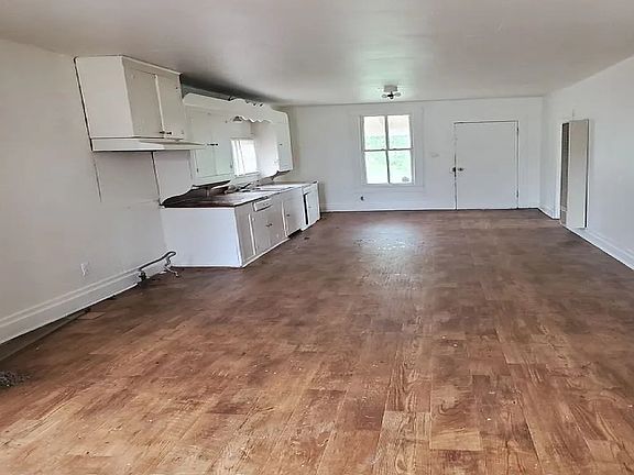3rd image of 703 6th St