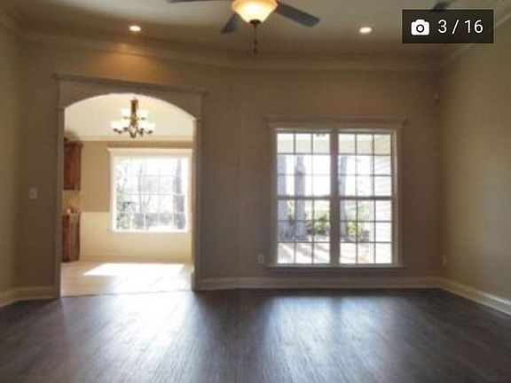 4th image of 4087 Glen Laurel Dr E