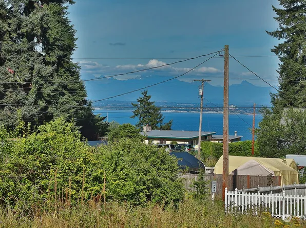 6878 Helena Street, Clinton, WA 98236