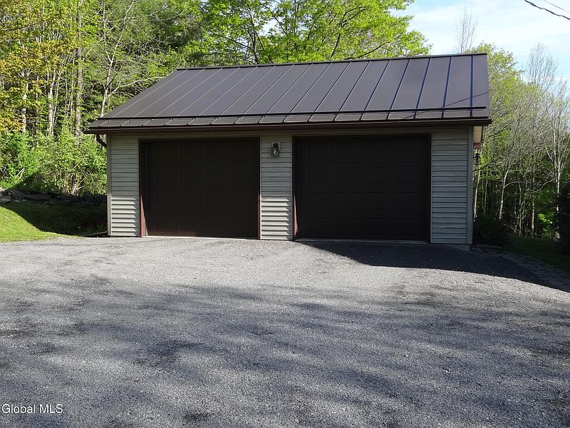 3rd image of 48 E Hill Road