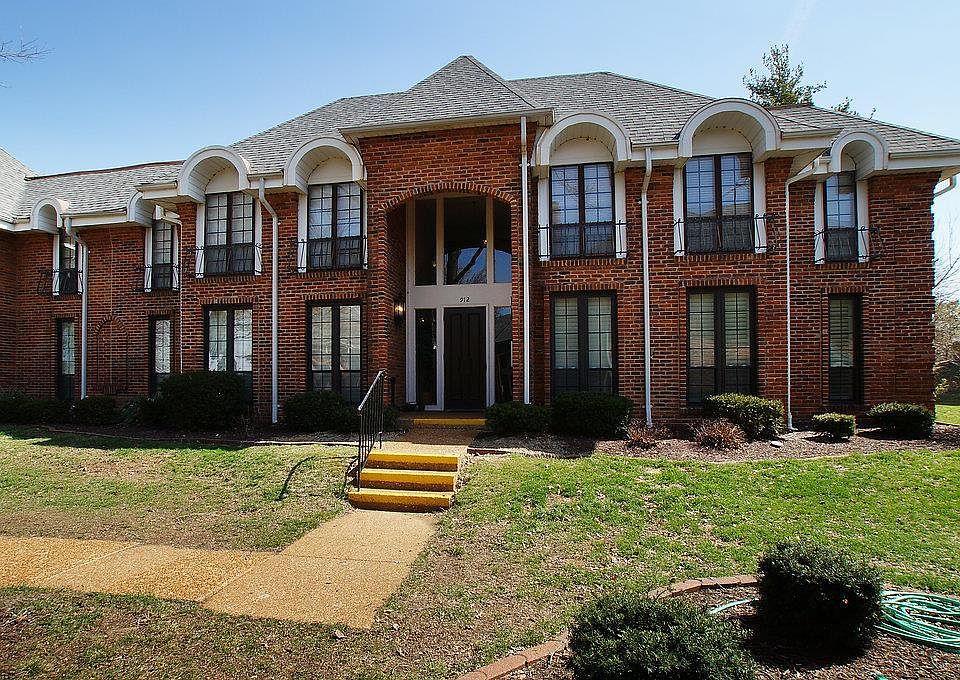 1st image of 912 Claytonbrook Dr APT 2