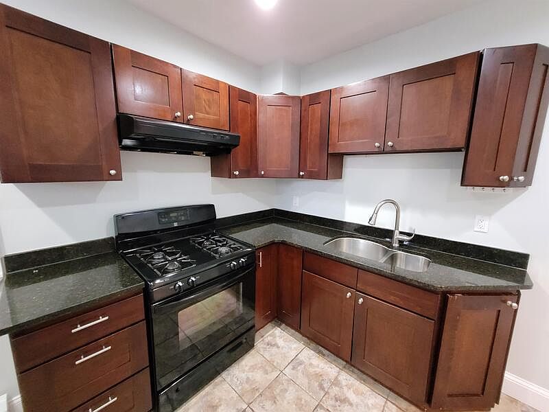 1st image of 42 Fenton St Floor 3