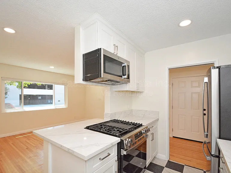 338 Elm Ave #2 — Photo 3