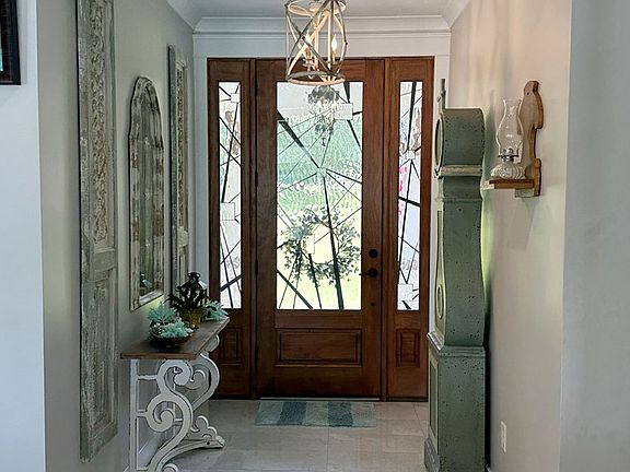 4th image of 200 Thornberry Pl