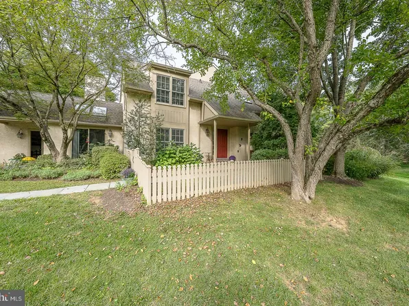 431 Chandlee Dr #233, Berwyn, PA 19312