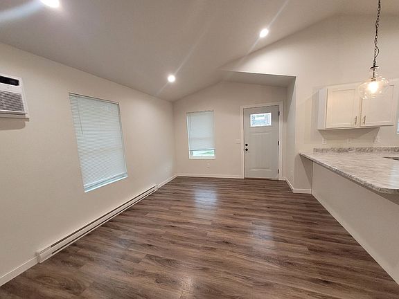2nd image of 420 Franklin St #1