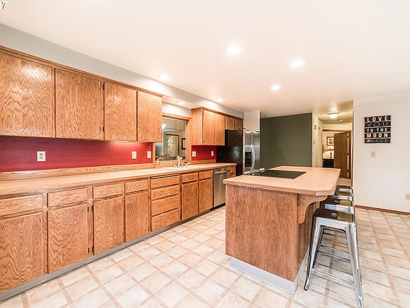 4th image of 9503 NE 32nd Ave