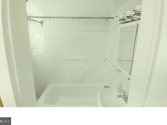 4th image of 7153 Chandler Ave