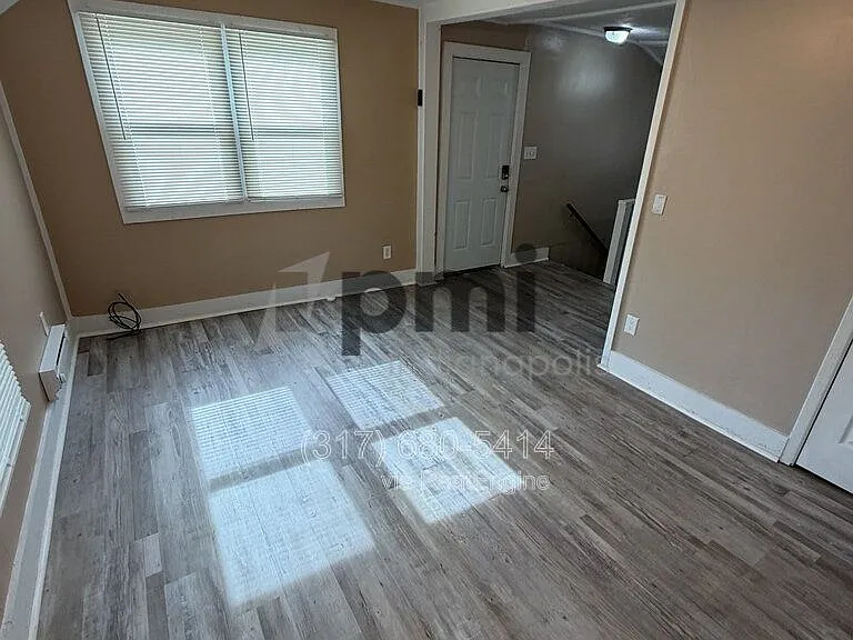 1023 E 8th St #3 — Photo 12