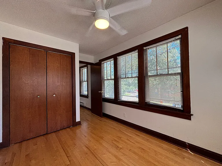 614 5th St NE — Photo 34