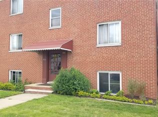 4186 Ridge Rd, Brooklyn, OH 44144