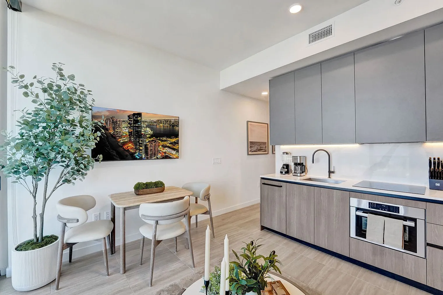 1 bed, 1.0 bath, 473 sqft, $5,923 — Photo 4