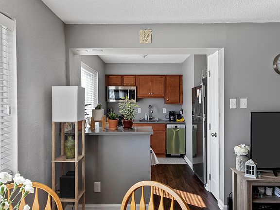 3rd image of 5371 Arsenal St #1