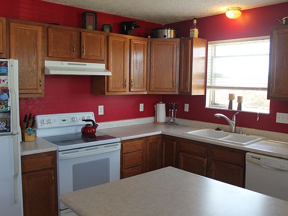 3rd image of 3049 Macintosh Ln