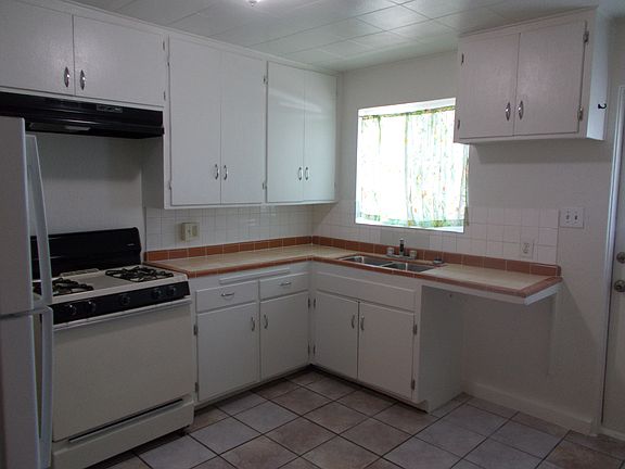 3rd image of 4335 N 15th Ave APT 9